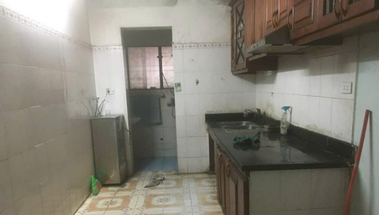 Cho thuê ở nhóm 6 người nhà TT ngõ Giải Phóng, Hoàng Mai, 90m x 1T - Giá 10.5tr đủ đồ, ở ngay